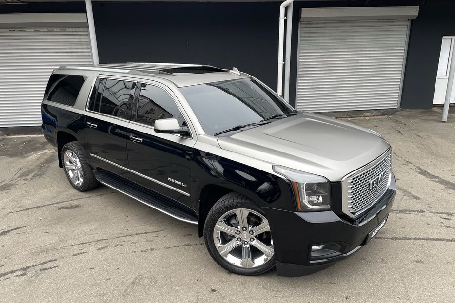 Продам GMC Yukon XL Denali  2017 года в Киеве