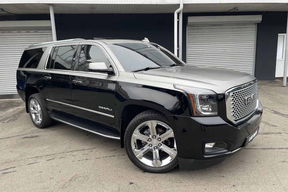 Продам GMC Yukon XL Denali  2017 года в Киеве