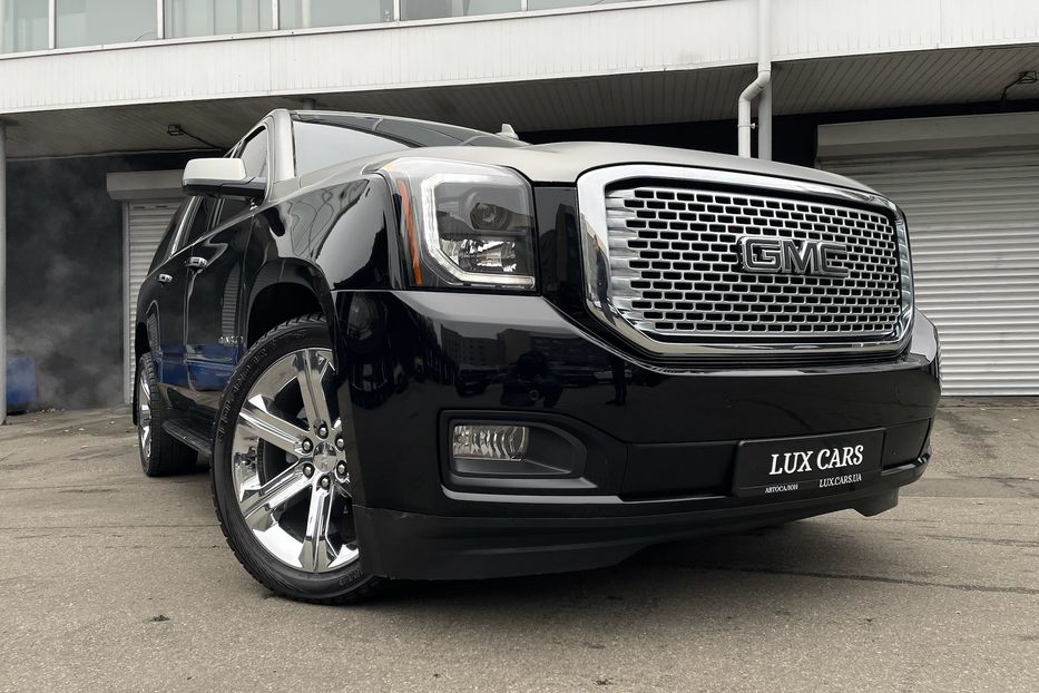 Продам GMC Yukon XL Denali  2017 года в Киеве