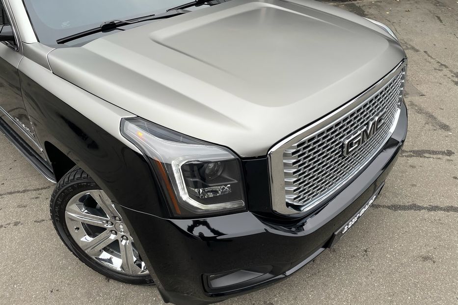 Продам GMC Yukon XL Denali  2017 года в Киеве