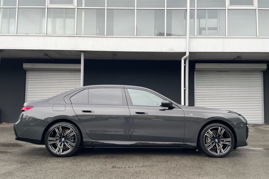 Продам BMW 760 I7 60 M package  2023 года в Киеве