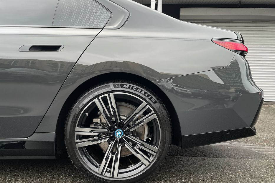 Продам BMW 760 I7 60 M package  2023 года в Киеве