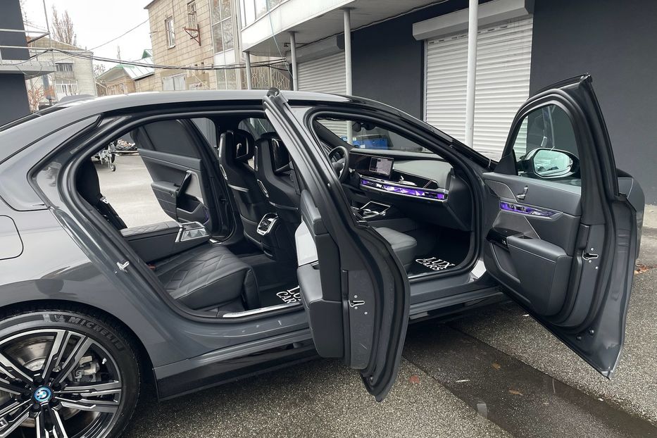 Продам BMW 760 I7 60 M package  2023 года в Киеве