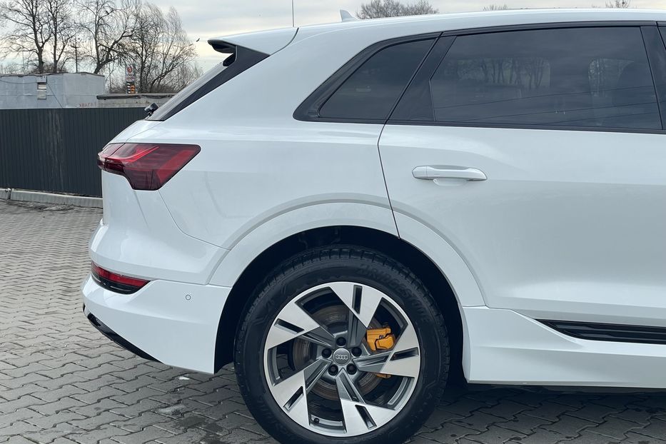 Продам Audi E-Tron 55 quattro 95kw 2019 года в Львове