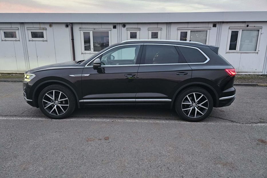 Продам Volkswagen Touareg ВЕБАСТО 4Х4 210 НЕ МАЛЬОВАНИЙ 2019 года в Львове