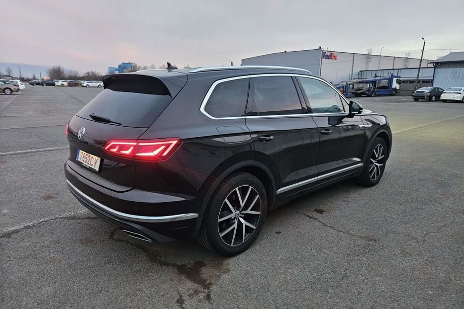 Продам Volkswagen Touareg ВЕБАСТО 4Х4 210 НЕ МАЛЬОВАНИЙ 2019 года в Львове