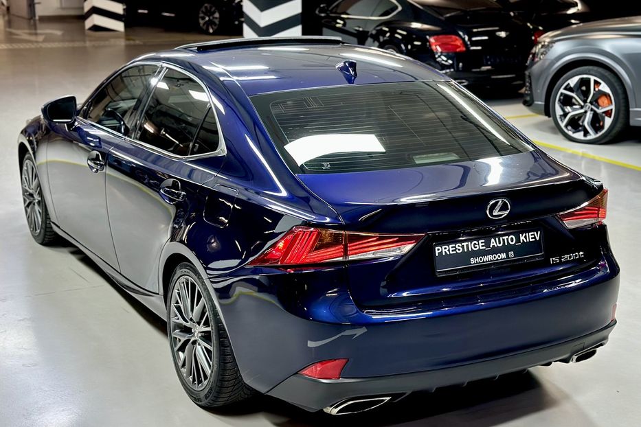 Продам Lexus IS 200 2017 года в Киеве