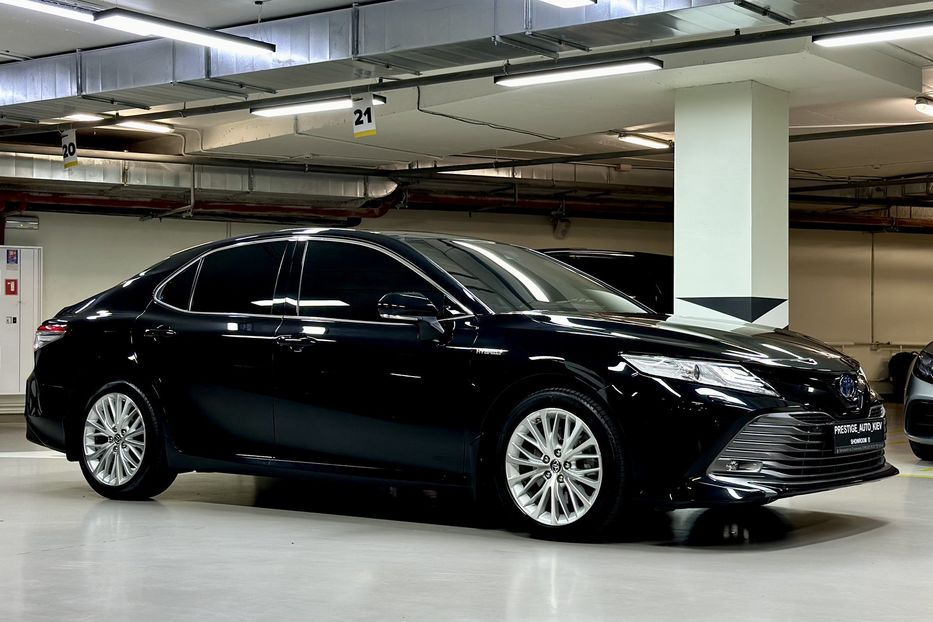 Продам Toyota Camry Prestige 2020 года в Киеве