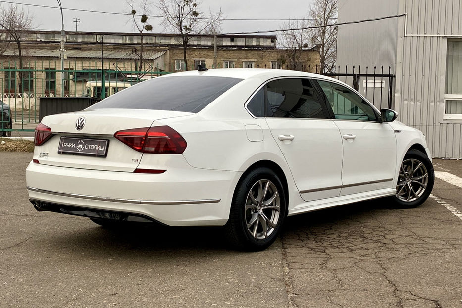 Продам Volkswagen Passat 2017 года в Киеве