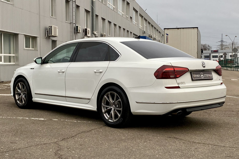 Продам Volkswagen Passat 2017 года в Киеве