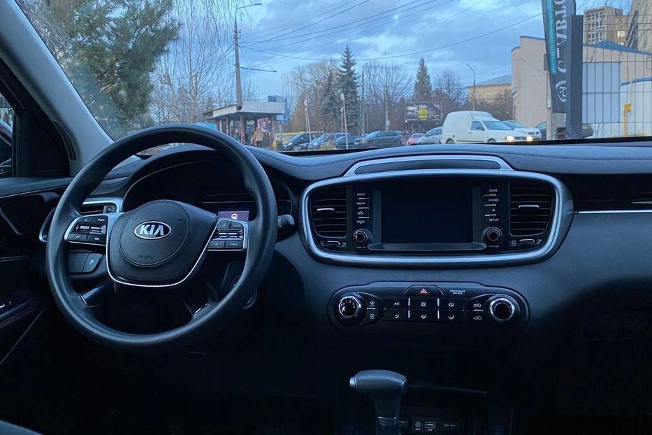 Продам Kia Sorento L Burgundy 2019 года в Черновцах