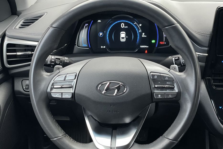 Продам Hyundai Ioniq 38 KW 2019 года в Львове