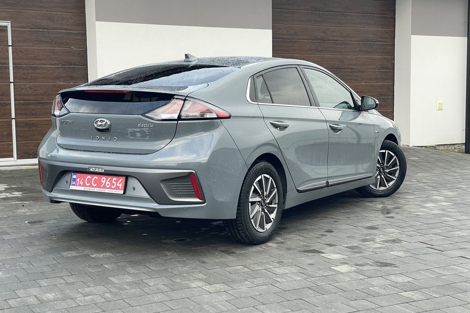 Продам Hyundai Ioniq 38 KW 2019 года в Львове