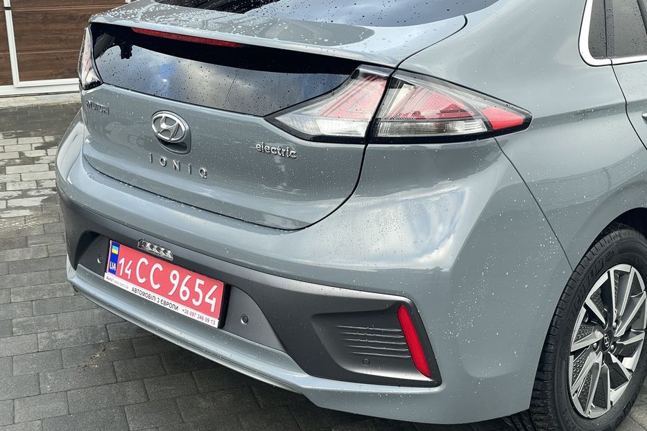 Продам Hyundai Ioniq 38 KW 2019 года в Львове