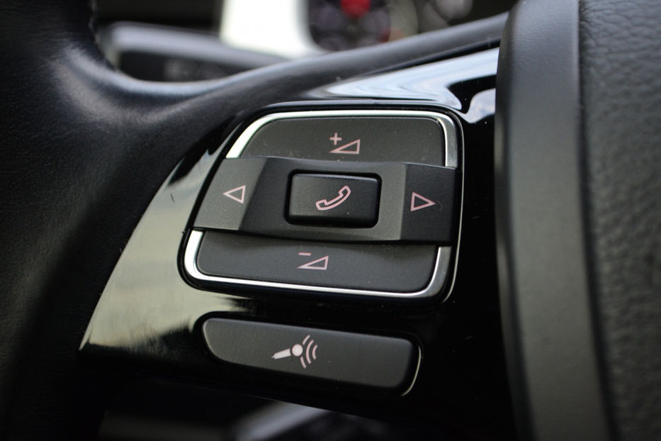 Продам Volkswagen Touareg 2012 года в Киеве