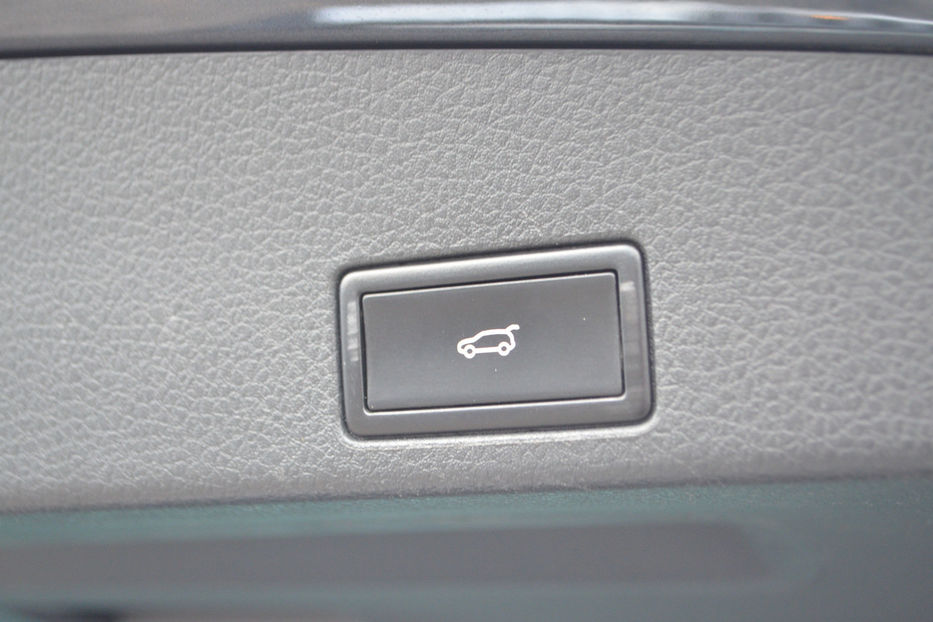 Продам Volkswagen Touareg 2012 года в Киеве