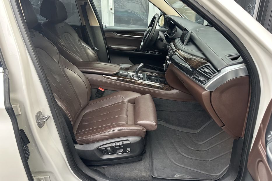 Продам BMW X5 Xdrive35i 2015 года в Киеве