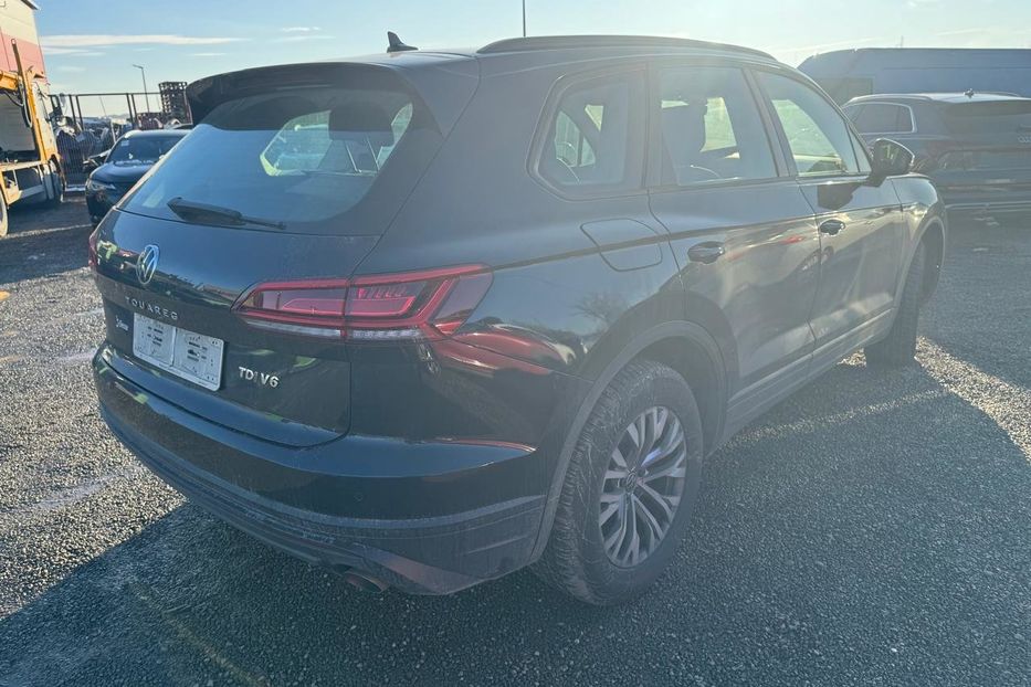 Продам Volkswagen Touareg 3.0 210квт 8-АТ 2021 года в Львове