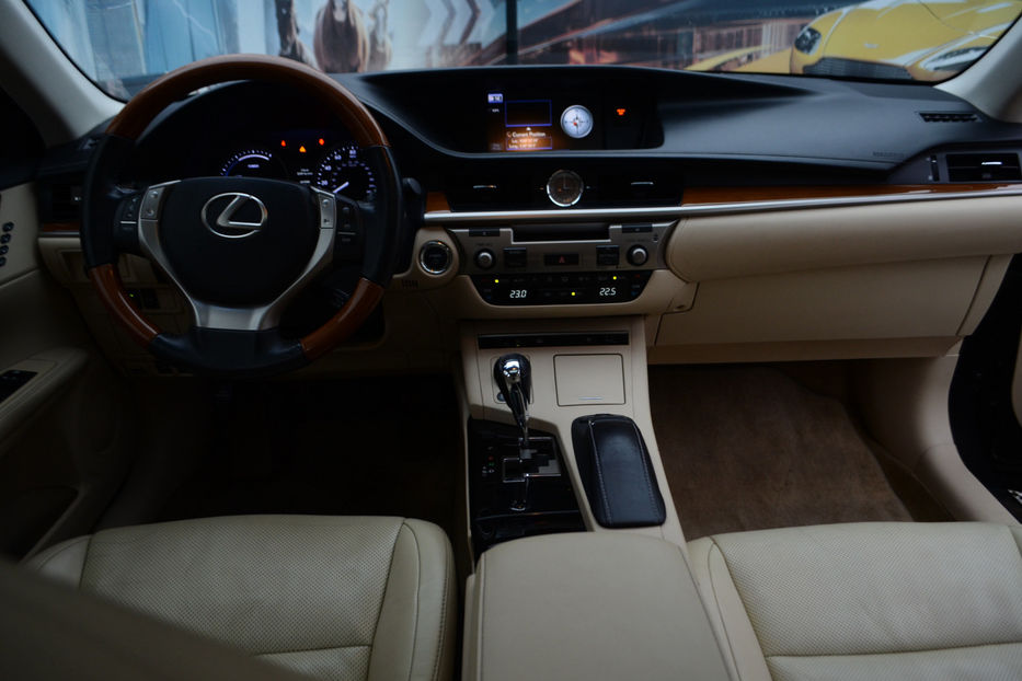 Продам Lexus ES 300 2013 года в Киеве