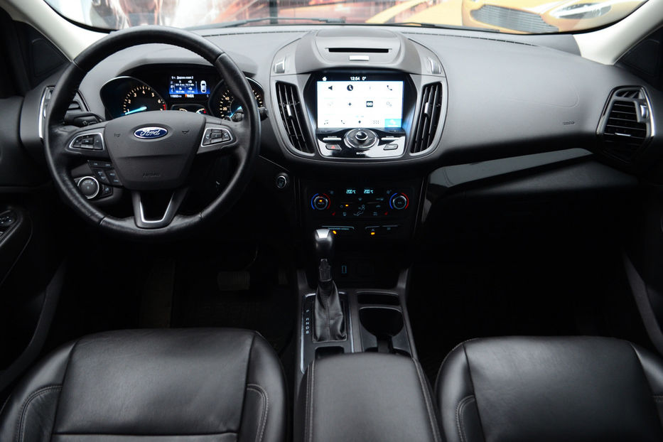 Продам Ford Escape 2016 года в Киеве