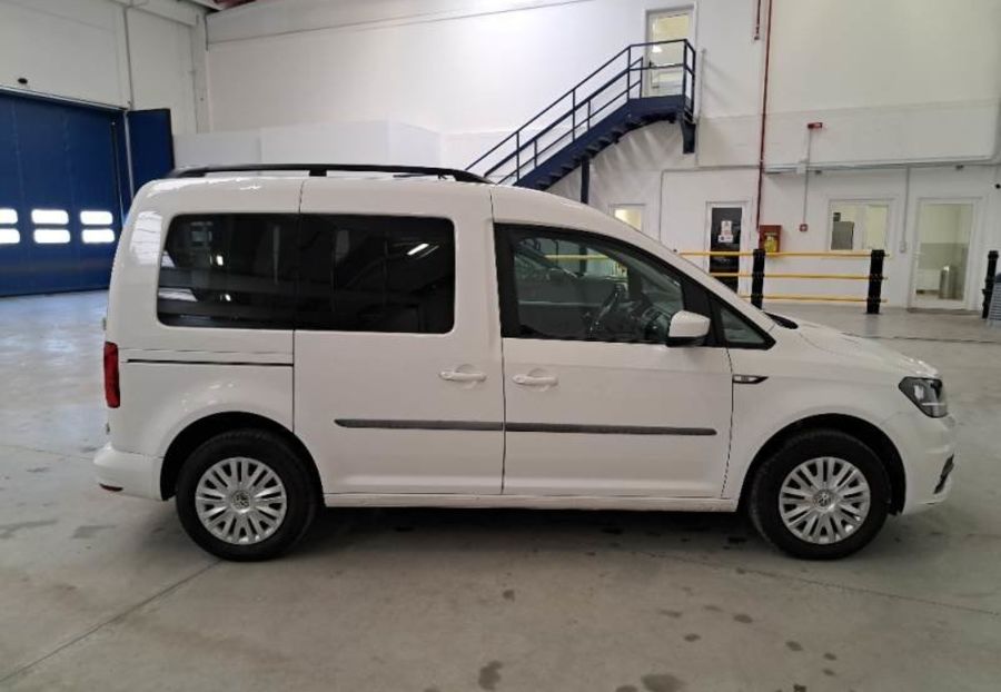 Продам Volkswagen Caddy пасс. 2019 года в Львове