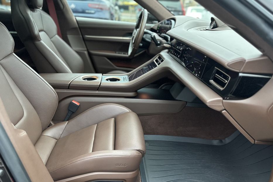 Продам Porsche Taycan Turbo 2021 года в Киеве