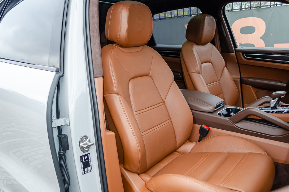Продам Porsche Cayenne GTS 2022 года в Киеве