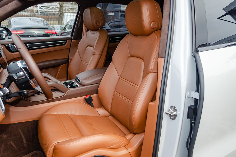 Продам Porsche Cayenne GTS 2022 года в Киеве