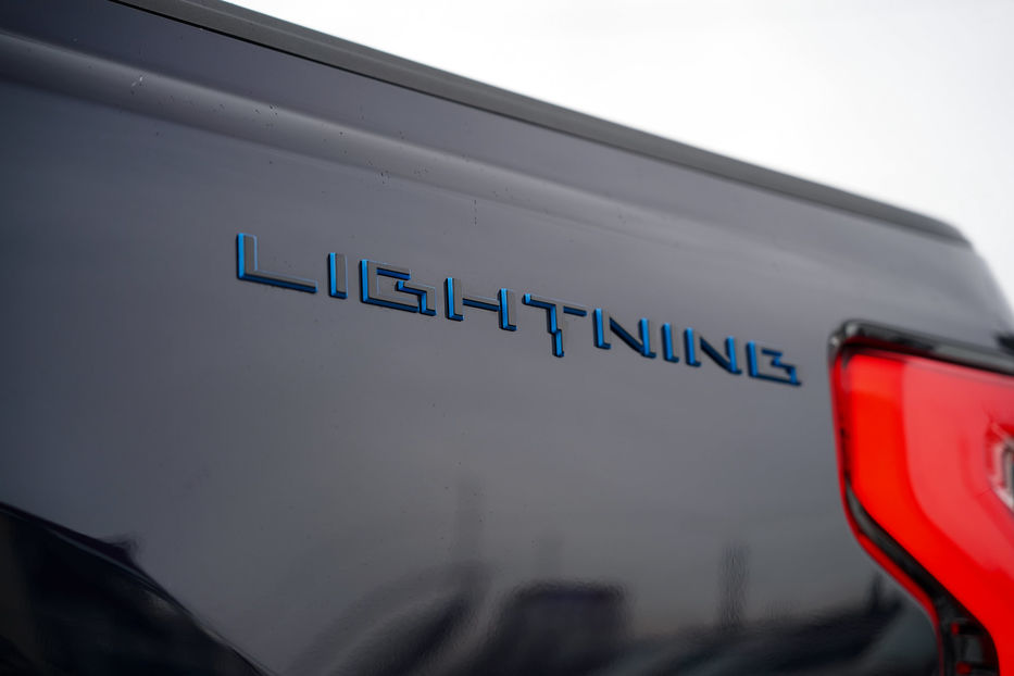 Продам Ford F-Series F-150 Lightning Lariat  2022 года в Черновцах