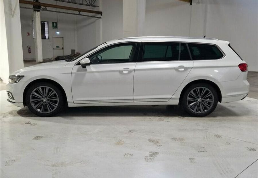 Продам Volkswagen Passat B8 147 kw Elegance 2021 года в Львове