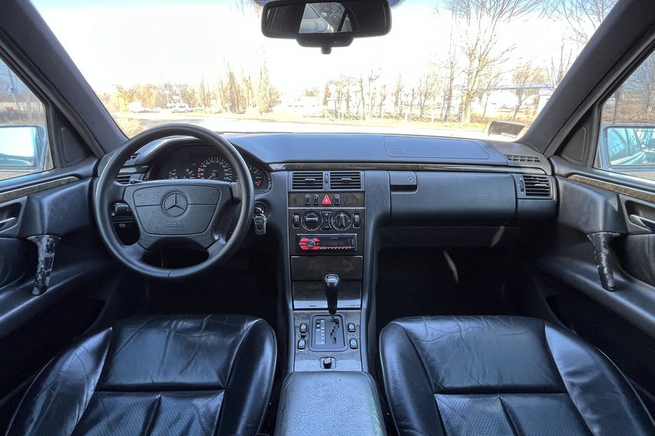 Продам Mercedes-Benz E-Class 320 1997 года в Николаеве