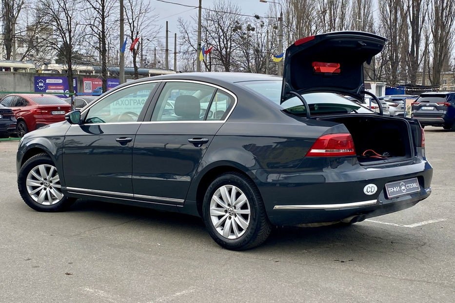 Продам Volkswagen Passat B7 2011 года в Киеве