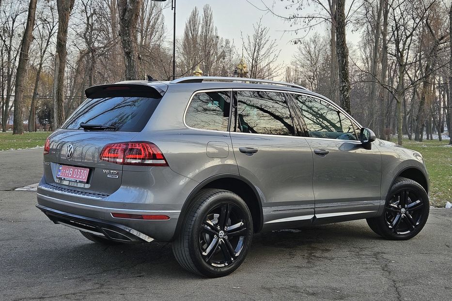 Продам Volkswagen Touareg Executive Edition /R-Line 2017 года в Киеве