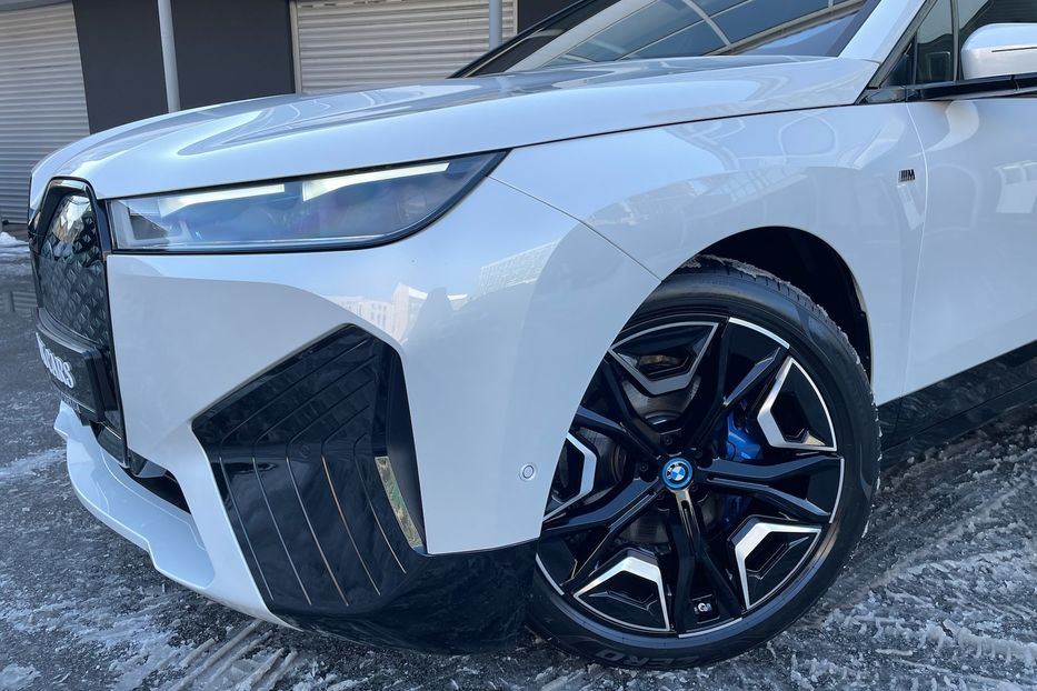 Продам BMW iX M 60  2023 года в Киеве