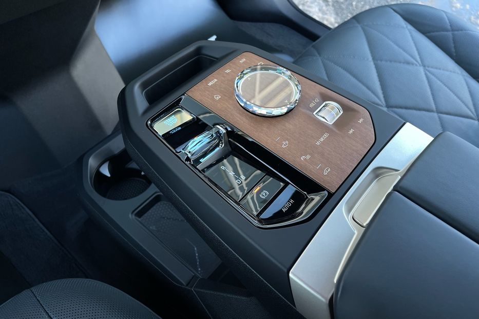 Продам BMW iX M 60  2023 года в Киеве