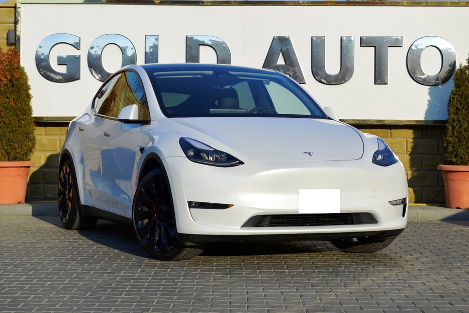 Продам Tesla Model Y 2023 года в Одессе