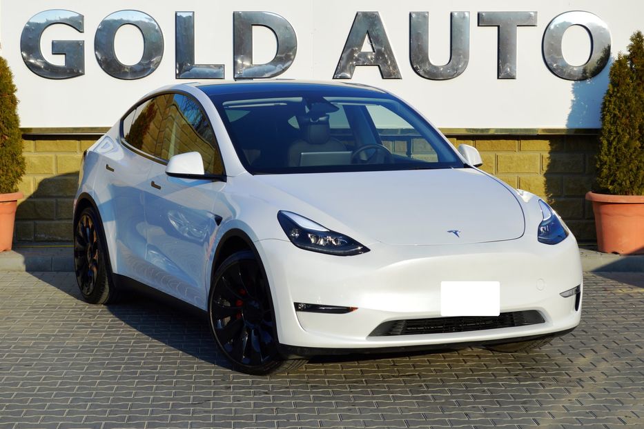 Продам Tesla Model Y 2023 года в Одессе