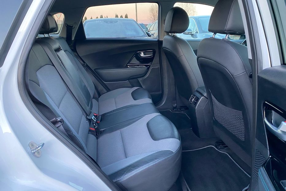 Продам Kia Niro 64 кВт Комплектація Prestige 2020 года в Львове