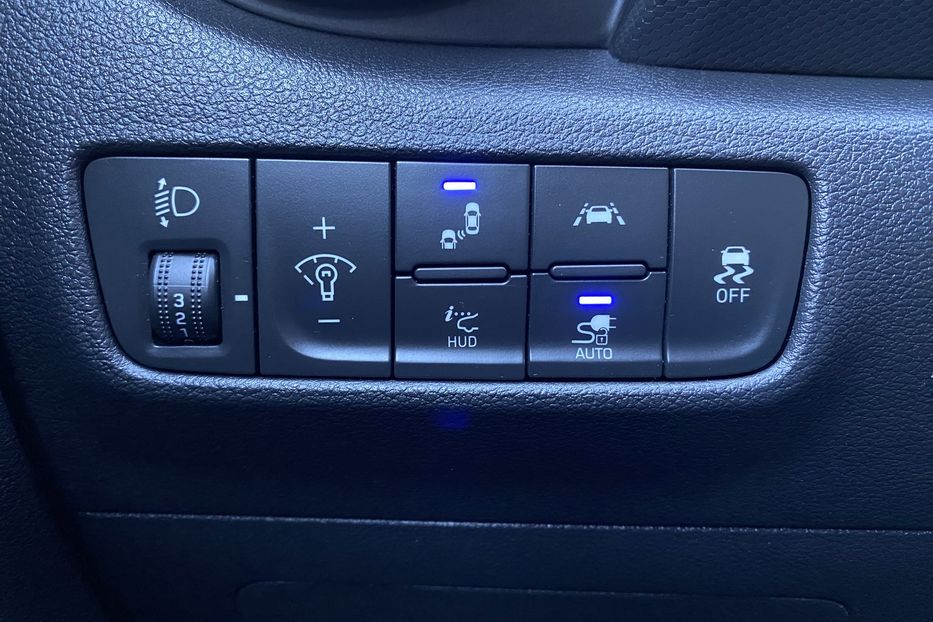 Продам Hyundai Kona 64kWhМакс.комплектація PREMIUM 2021 года в Львове