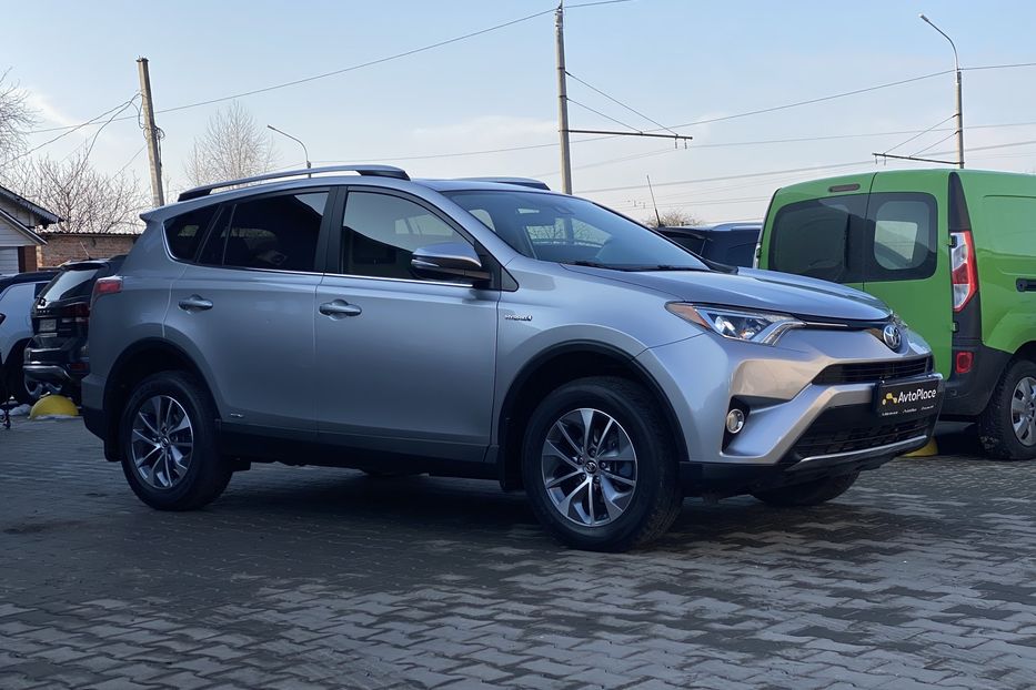 Продам Toyota Rav 4 2017 года в Луцке
