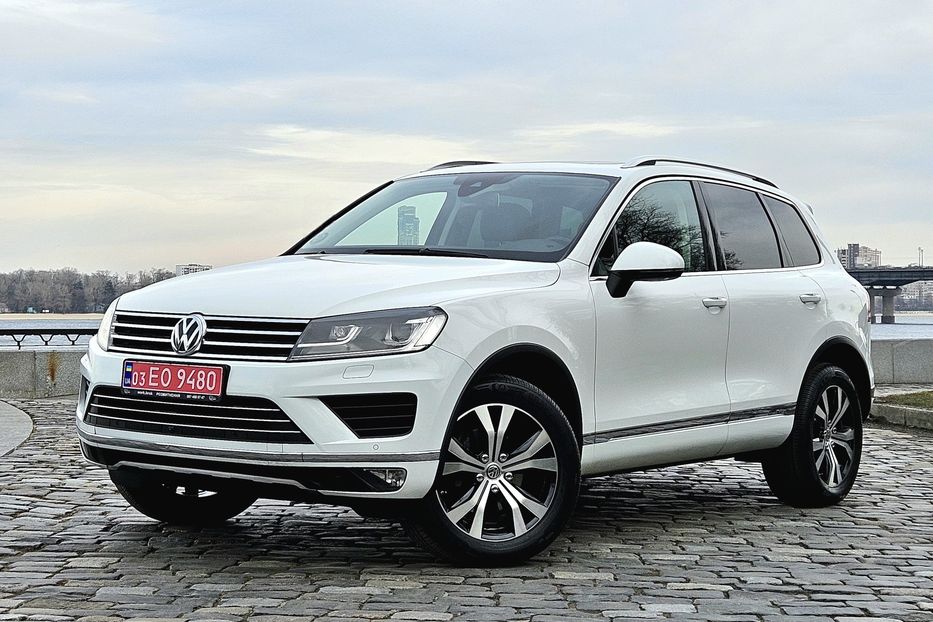 Продам Volkswagen Touareg 2015 года в Киеве