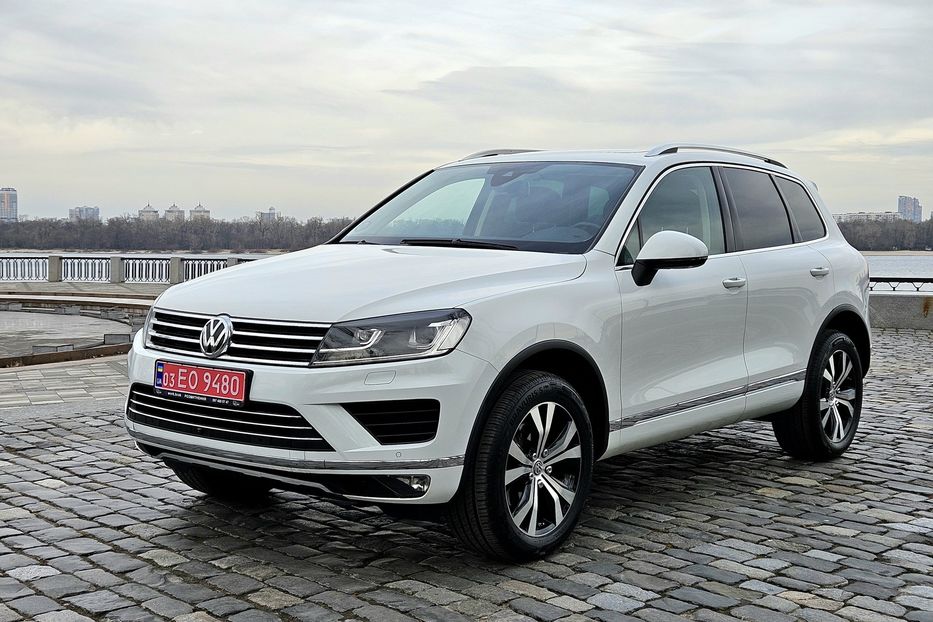 Продам Volkswagen Touareg 2015 года в Киеве