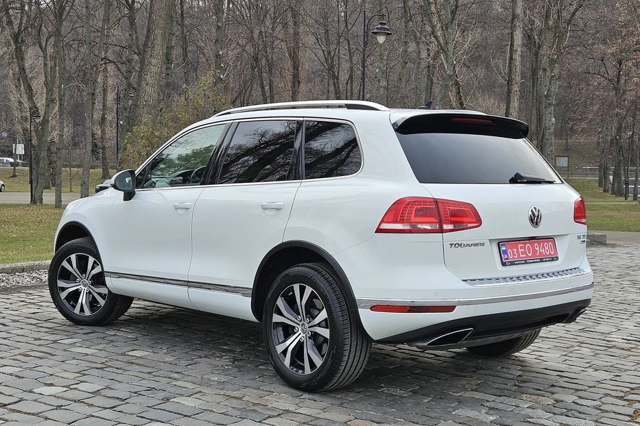 Продам Volkswagen Touareg 2015 года в Киеве