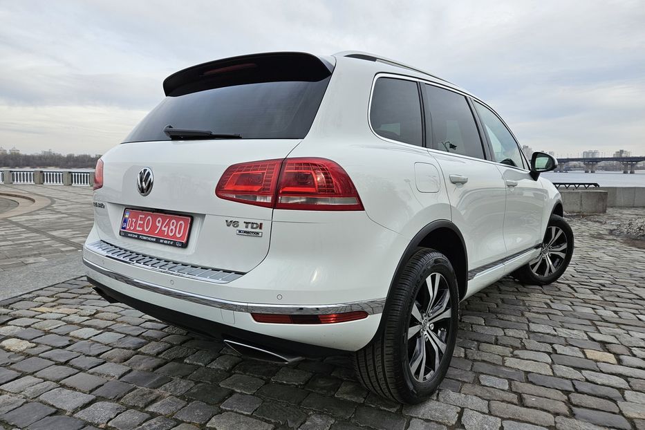 Продам Volkswagen Touareg 2015 года в Киеве