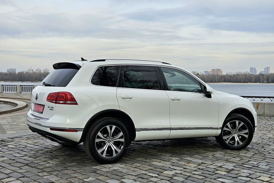 Продам Volkswagen Touareg 2015 года в Киеве