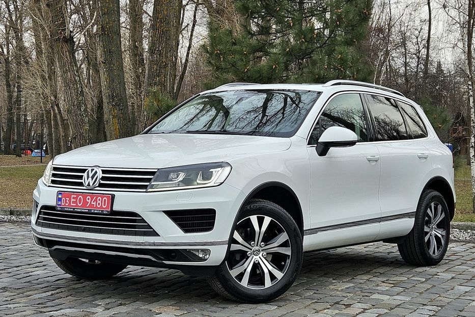 Продам Volkswagen Touareg 2015 года в Киеве