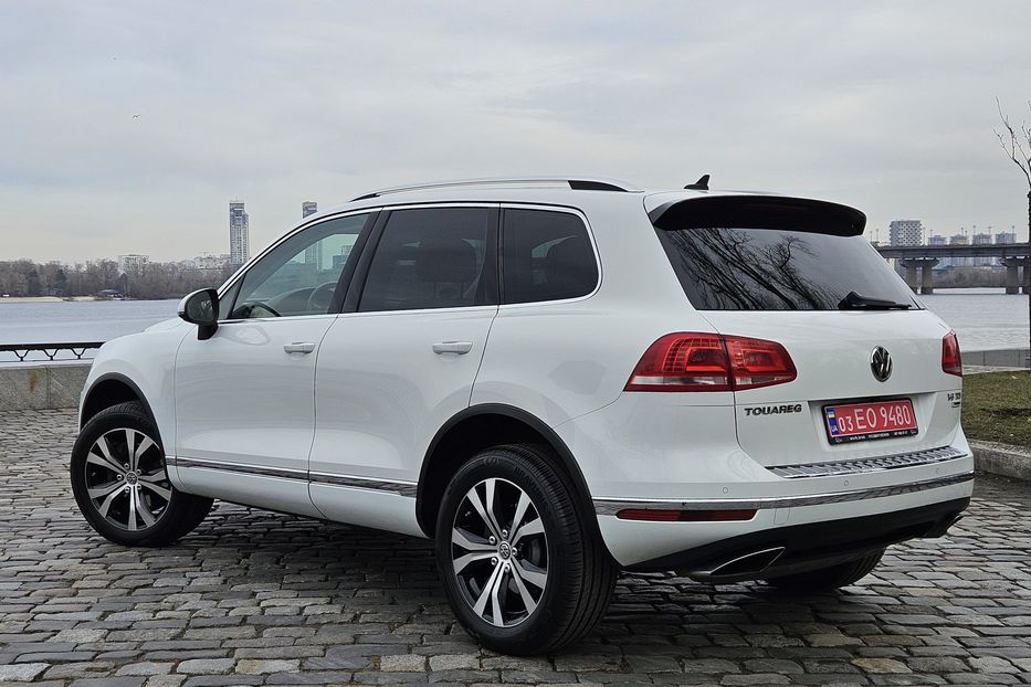 Продам Volkswagen Touareg 2015 года в Киеве