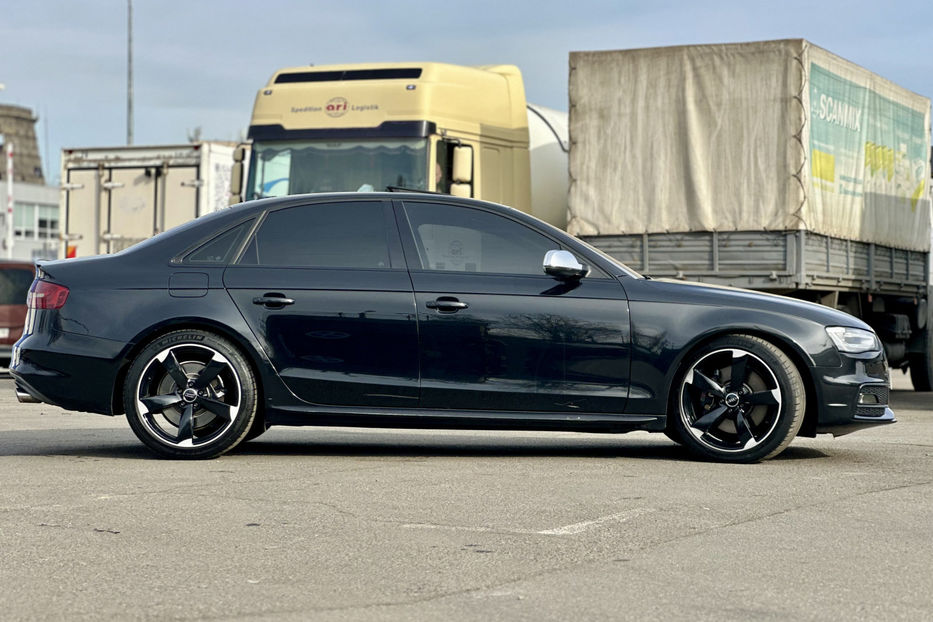 Продам Audi S4 2014 года в Киеве