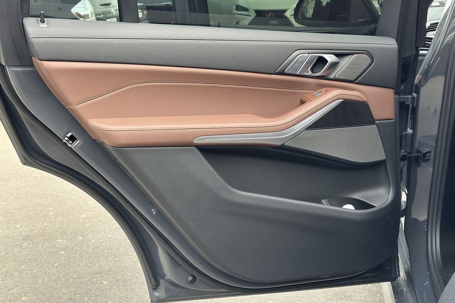 Продам BMW X7 30D 2022 года в Киеве