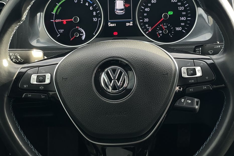 Продам Volkswagen e-Golf 2019 года в Львове